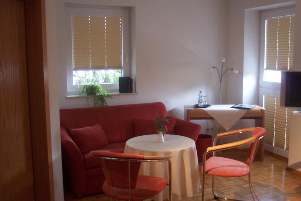 Hotel Garni Zur Bergstrasse Zwingenberg  Room photo